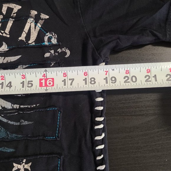 Affliction T Shirt Live Fast Dark Ages Stitched 1973 Eagle SZ M Distressed Hems - Picture 6 of 9